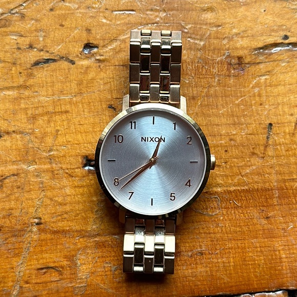 Nixon “The Arrow” Rose Gold Watch - Picture 4 of 6